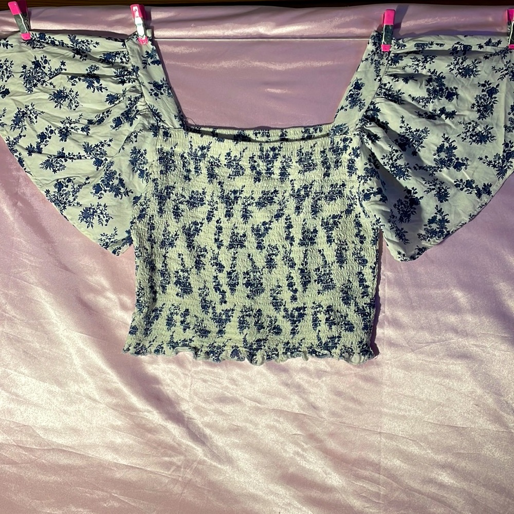 Beautiful Blouse - Picture 2 of 5